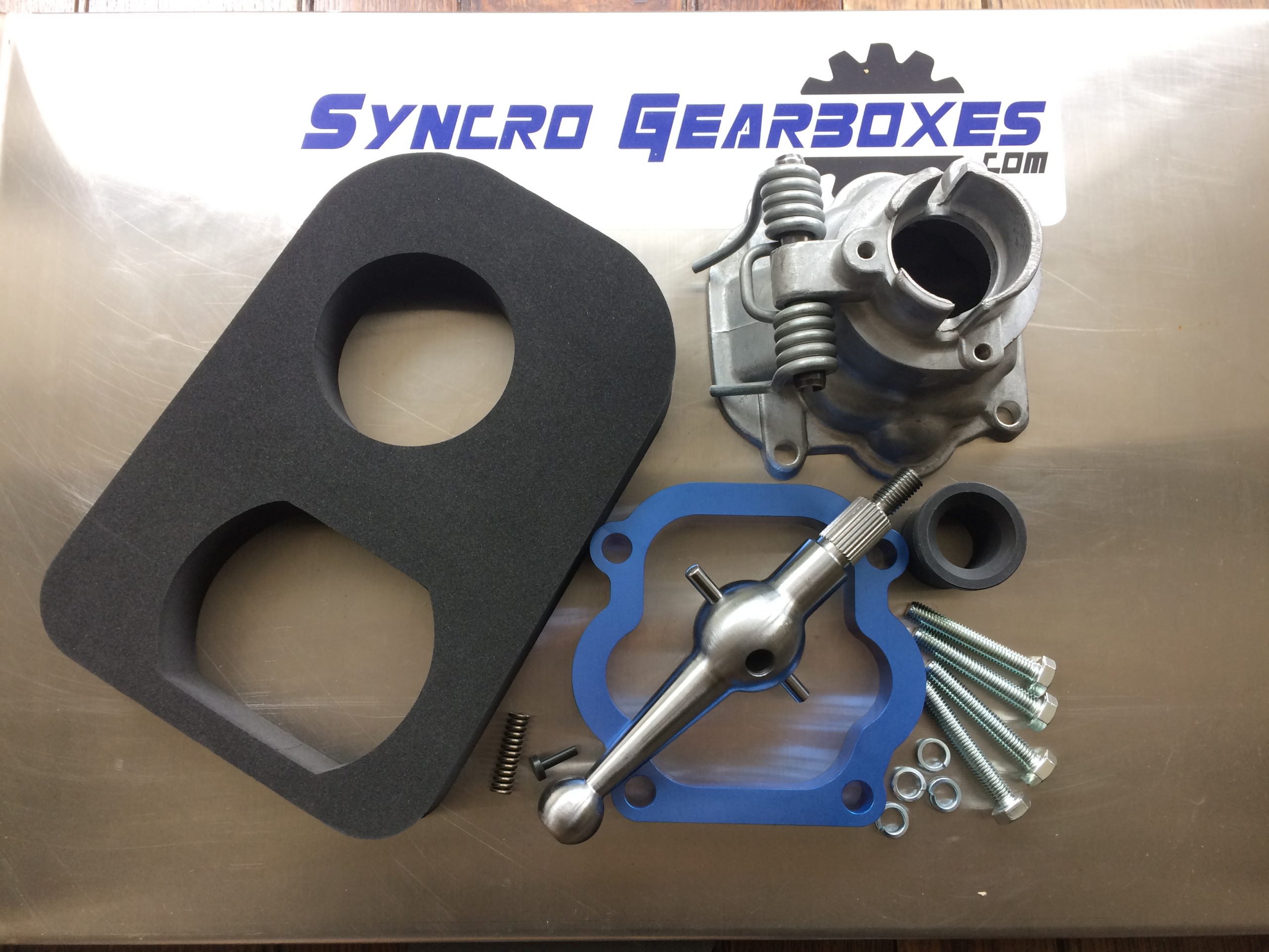 thumbnail image 2 of Britpart Gear Lever Set For Land Rover Defender LT77 – Main Gear & Transfer Gear 2 of 4